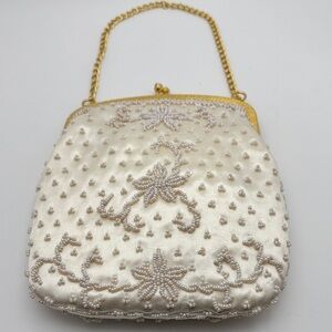 Elegant Vintage Cream Beaded Handbag with Gold Chain